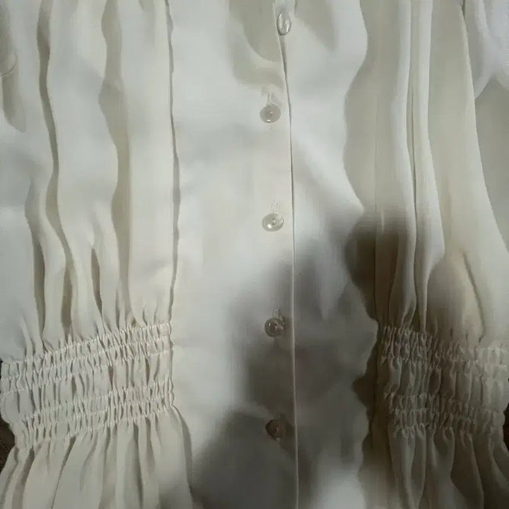 [BUNJANG] White Shirring Blouse / 화이트 셔링 블라우스