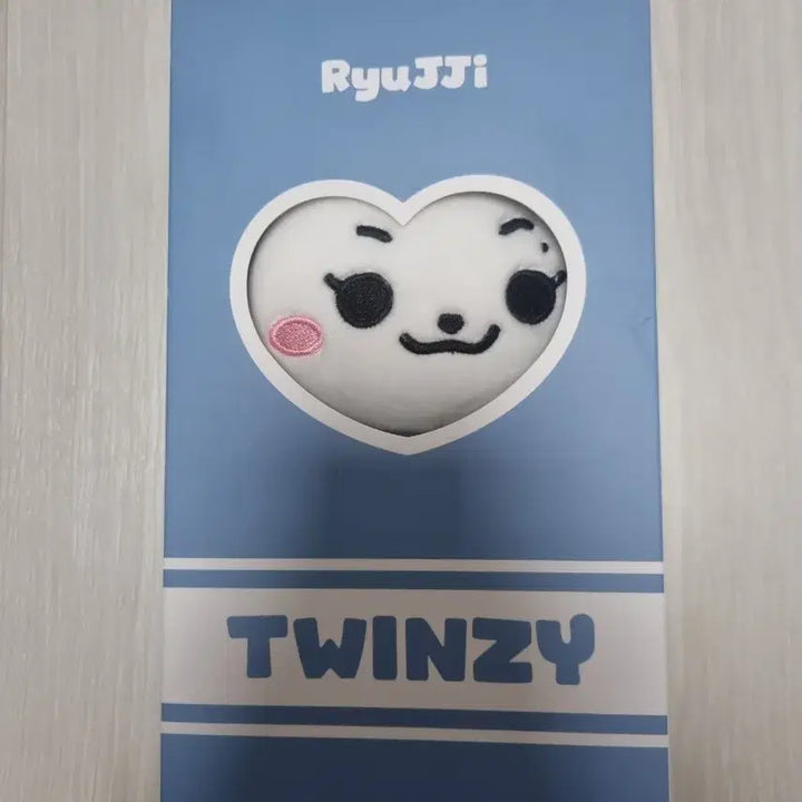 [BUNJANG] ITZY Ryujin TWINZY Plush Doll / ITZY TWINZY PLUSH인형 류찌
