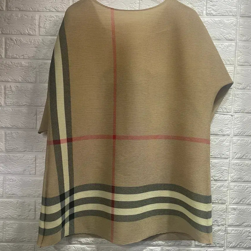 [BUNJANG] Imported Pleated T-Shirt with Bear Motif / 수입 플리츠티셔츠 쭈글이티셔츠:)