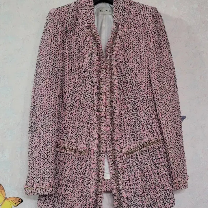 [BUNJANG] Mine Pink Tweed Jacket with Pearl and Gold Chain Detail / 마인 핑크 트위드 자켓