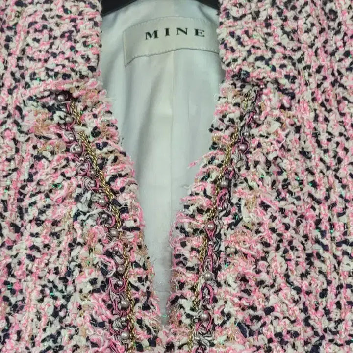 [BUNJANG] Mine Pink Tweed Jacket with Pearl and Gold Chain Detail / 마인 핑크 트위드 자켓