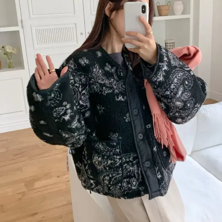 [BUNJANG] Paisley Print Sherpa Quilted Cropped Jumper / 페이즐리 프린팅 뽀글 양털 누빔 점퍼