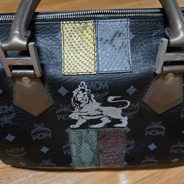 [BUNJANG] MCM Black Lion Boston Bag / MCM 블랙 라이언 보스턴백