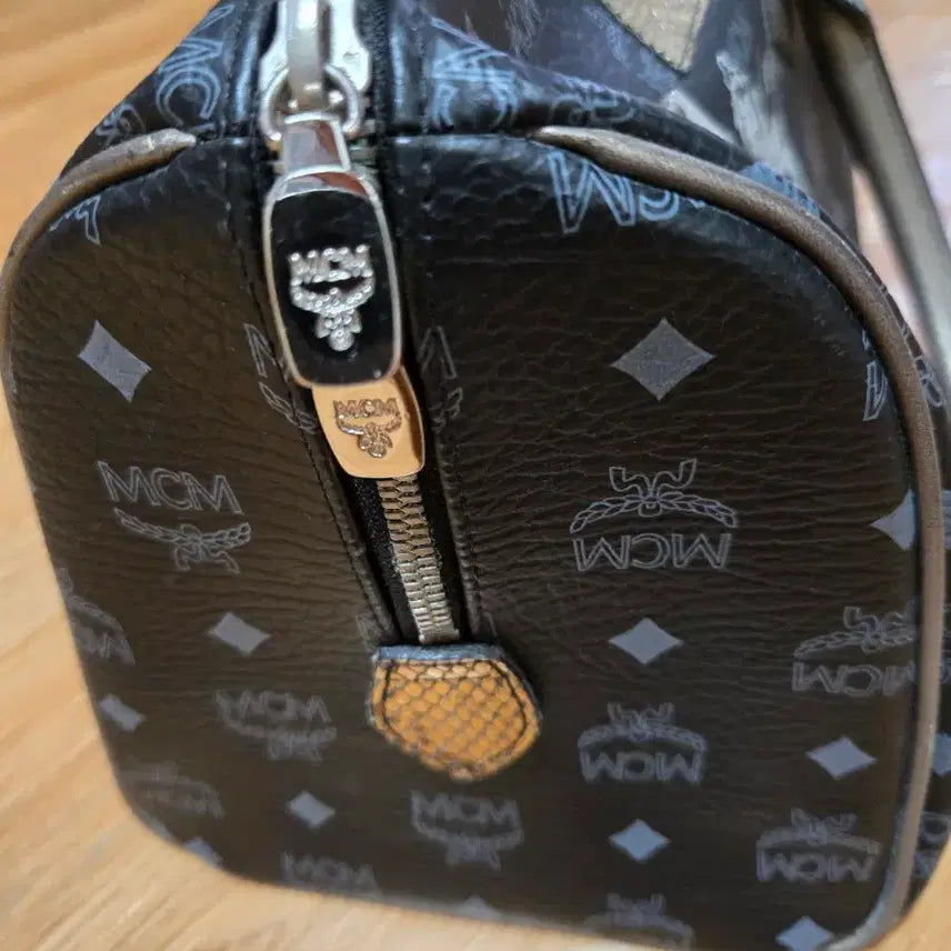 [BUNJANG] MCM Black Lion Boston Bag / MCM 블랙 라이언 보스턴백