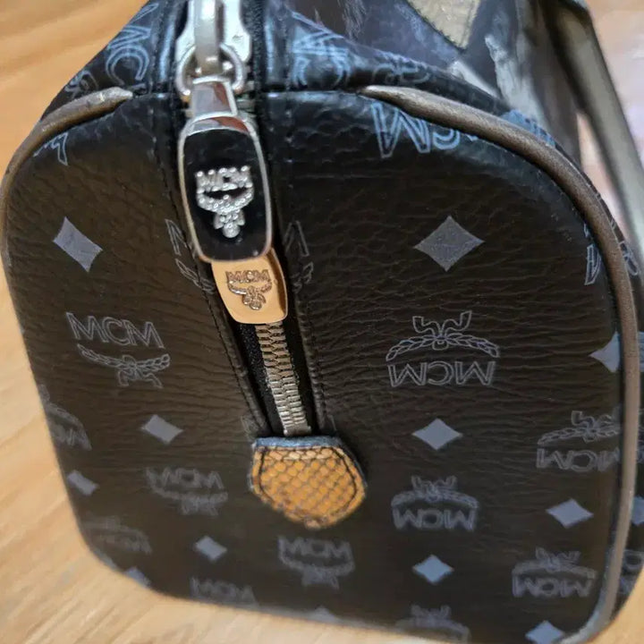 [BUNJANG] MCM Black Lion Boston Bag / MCM 블랙 라이언 보스턴백