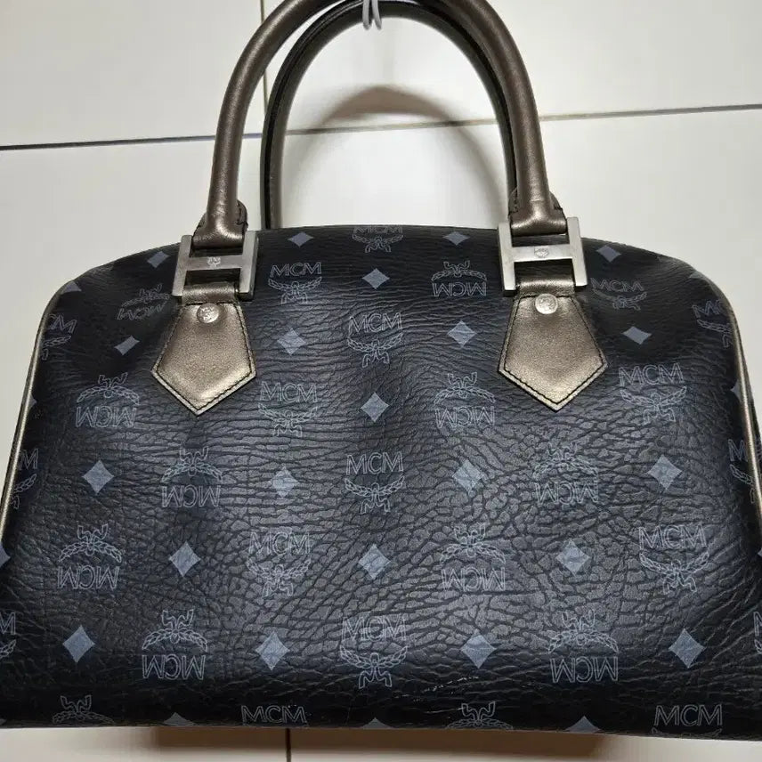 [BUNJANG] MCM Black Lion Boston Bag / MCM 블랙 라이언 보스턴백