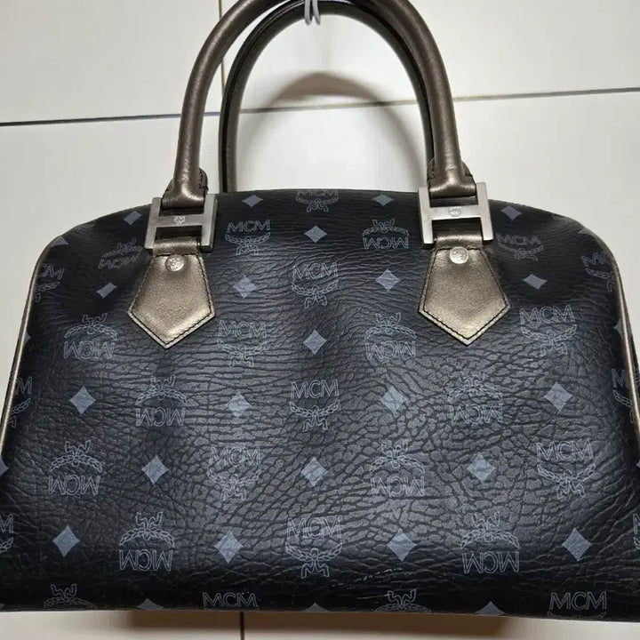 [BUNJANG] MCM Black Lion Boston Bag / MCM 블랙 라이언 보스턴백
