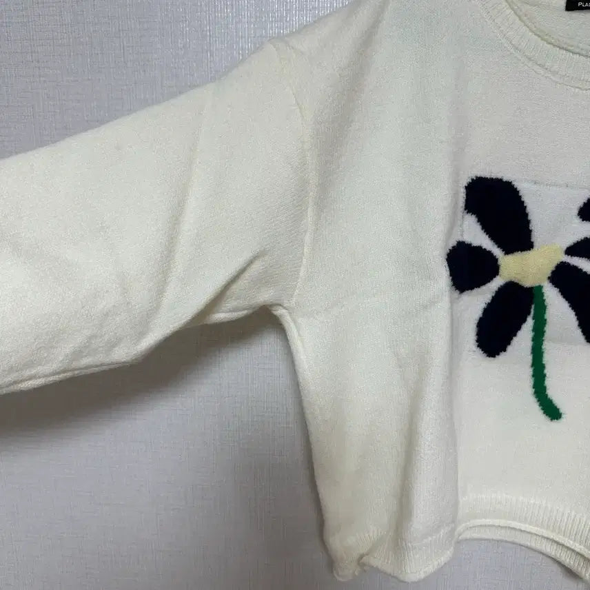 [BUNJANG] Plastic Island Floral Embroidery Knit Sweater / 플라스틱아일랜드 꽃 자수 니트 아이보리.