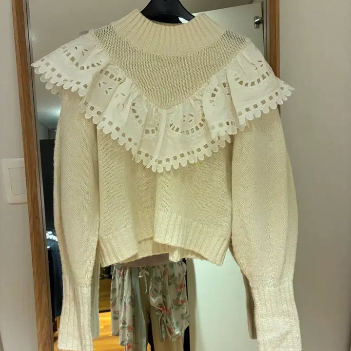 [BUNJANG] Sea New York Ruffle Sweater / 씨뉴욕 sea newyork 러플 스웨터