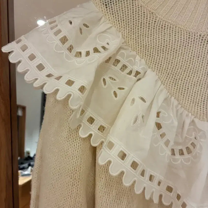 [BUNJANG] Sea New York Ruffle Sweater / 씨뉴욕 sea newyork 러플 스웨터