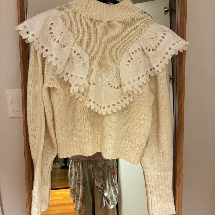 [BUNJANG] Sea New York Ruffle Sweater / 씨뉴욕 sea newyork 러플 스웨터