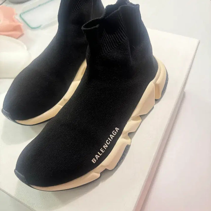 [BUNJANG] Balenciaga Speedrunner Sneakers / 발렌시아가 스피드러너 36