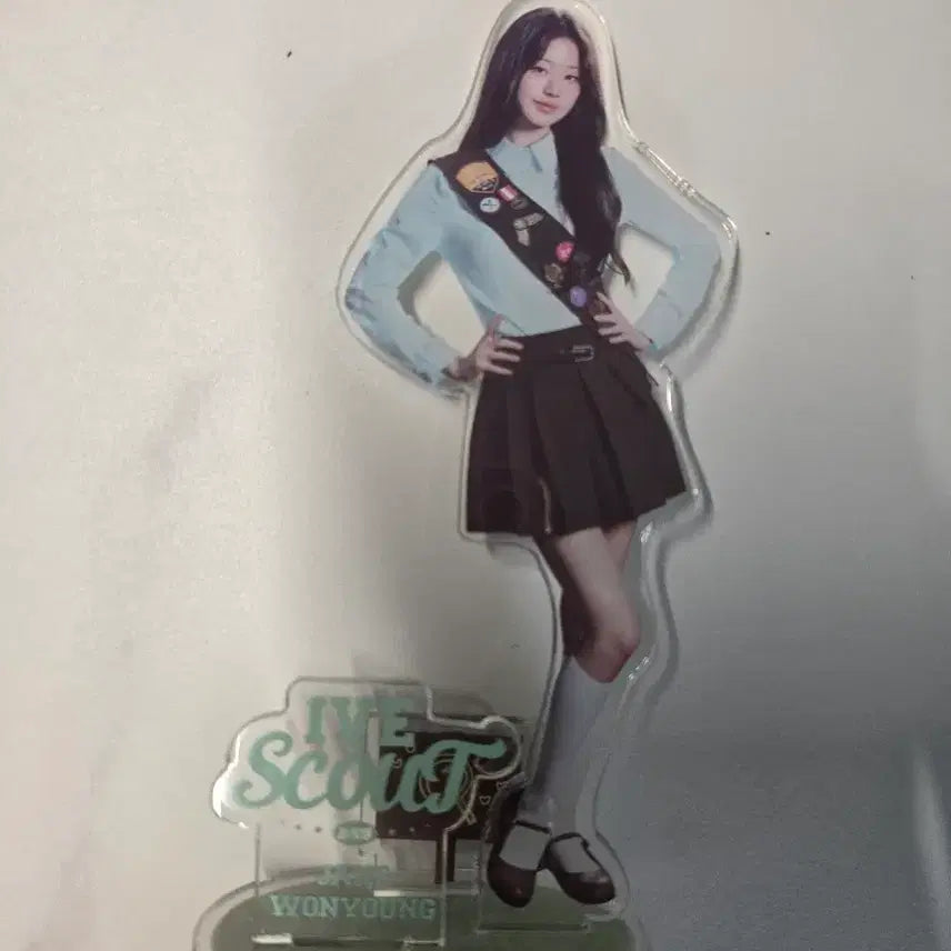 [BUNJANG] IVE Wonyoung Scout Acrylic Stand / 아이브 장원영 스카우트 아크릴스탠드