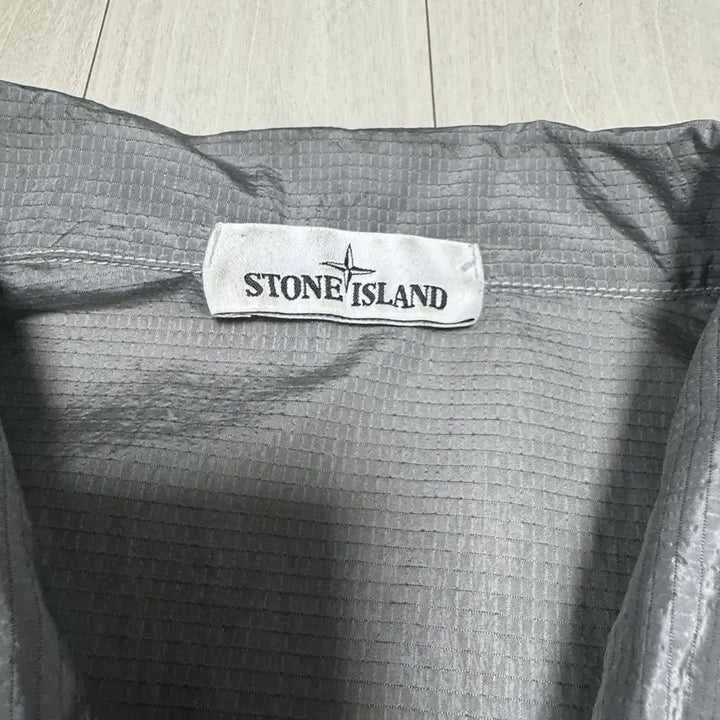 [SOLD OUT] 스톤아일랜드 나일론메탈 19ss 펄그레이 xl 사이즈 판매합니다.