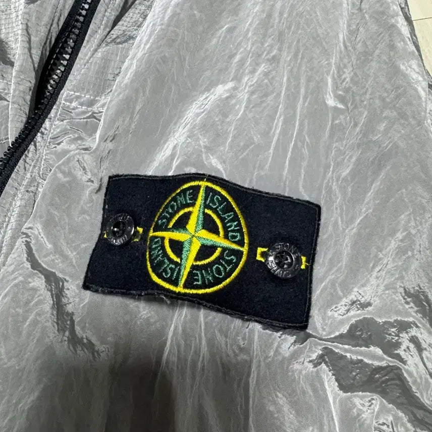 [SOLD OUT] 스톤아일랜드 나일론메탈 19ss 펄그레이 xl 사이즈 판매합니다.