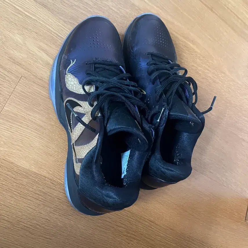 [BUNJANG] Kobe 5 Year of the Snake Eggplant Sneakers / 코비 5 뱀의해 에그플랜트 285