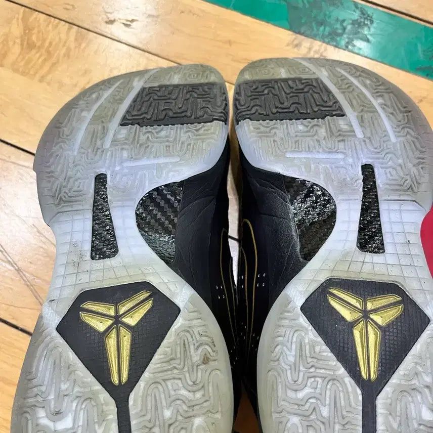 [BUNJANG] Kobe 5 Year of the Snake Eggplant Sneakers / 코비 5 뱀의해 에그플랜트 285