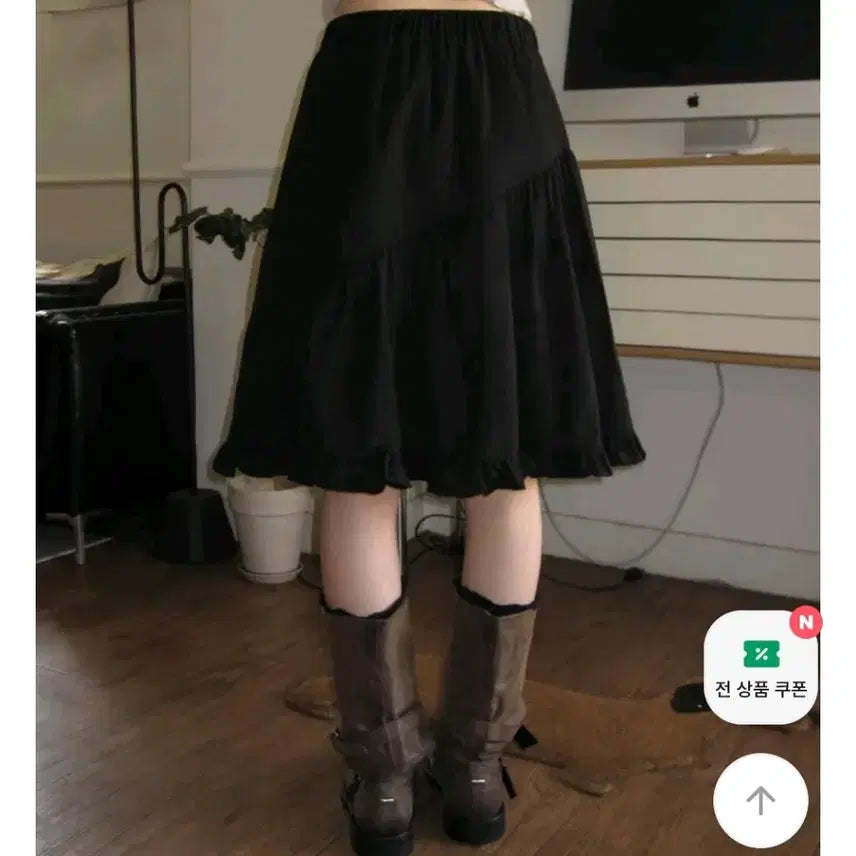 [SOLD OUT] 모디무드 패닝 프릴 미디 밴딩 스커트 블랙