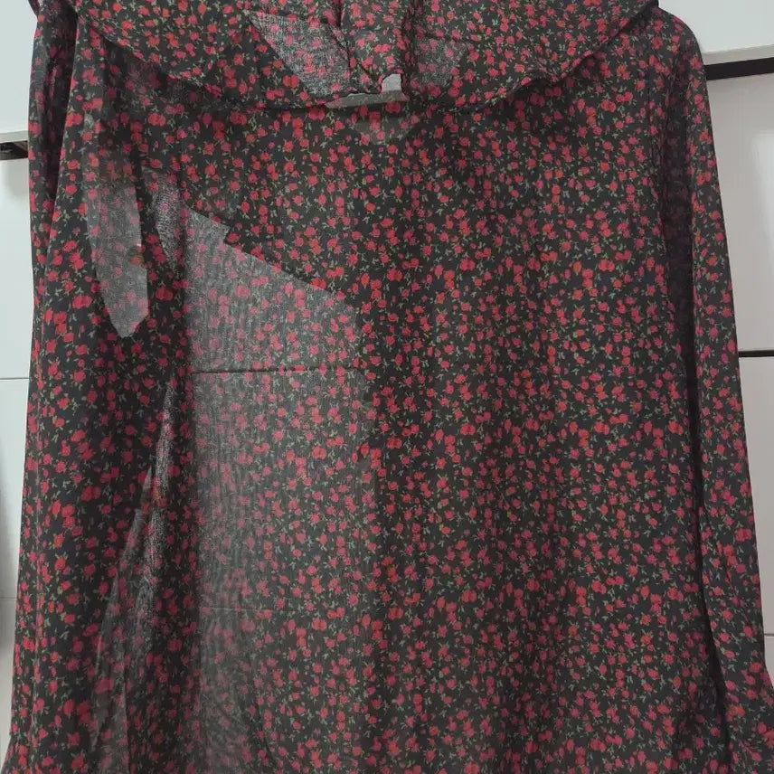[BUNJANG] Floral Pattern Frill Blouse / 플라워 패턴 프릴 블라우스
