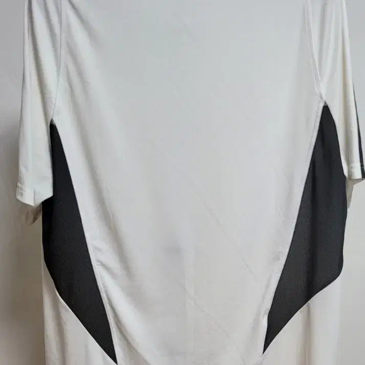 [BUNJANG] Adidas Short Sleeve T-shirt / 아디다스 반팔 티셔츠입니다