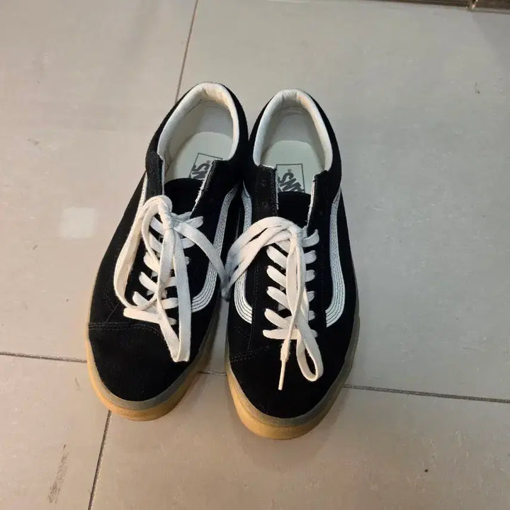 [BUNJANG] Vans Style 36 Black Sneakers / 반스 스타일 36 블랙 280