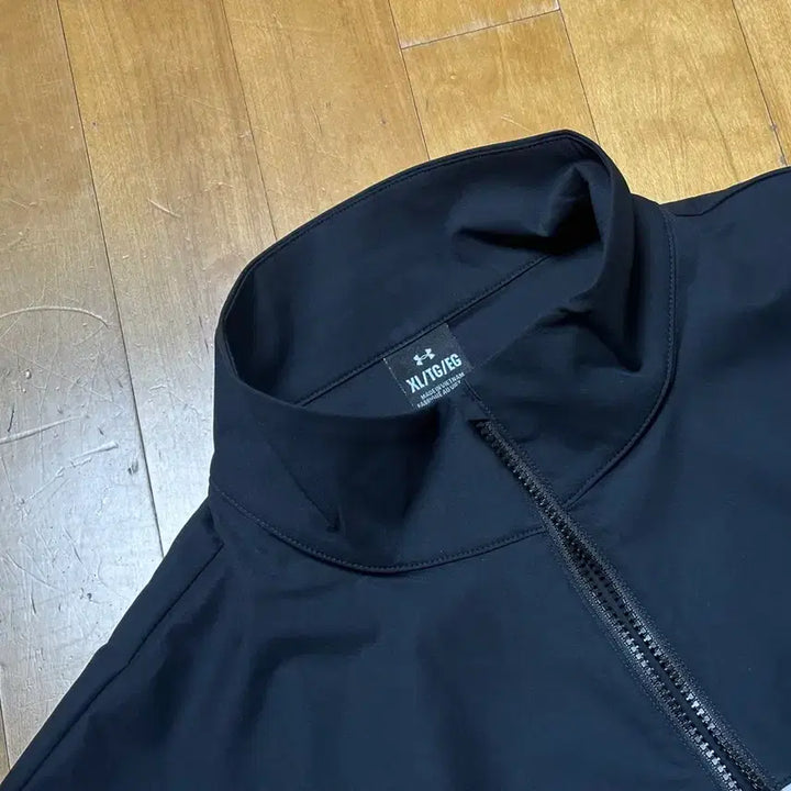 [SOLD OUT] 언더아머 우븐자켓 저렴히 판매합니다