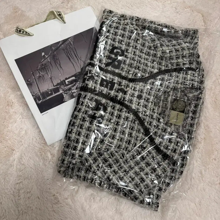 [BUNJANG] Kapital Fancy Tweed Baseball Jacket White Black Size 2 / 캐피탈 팬시 트위드 베이스볼 자켓 화이트 블랙(2)