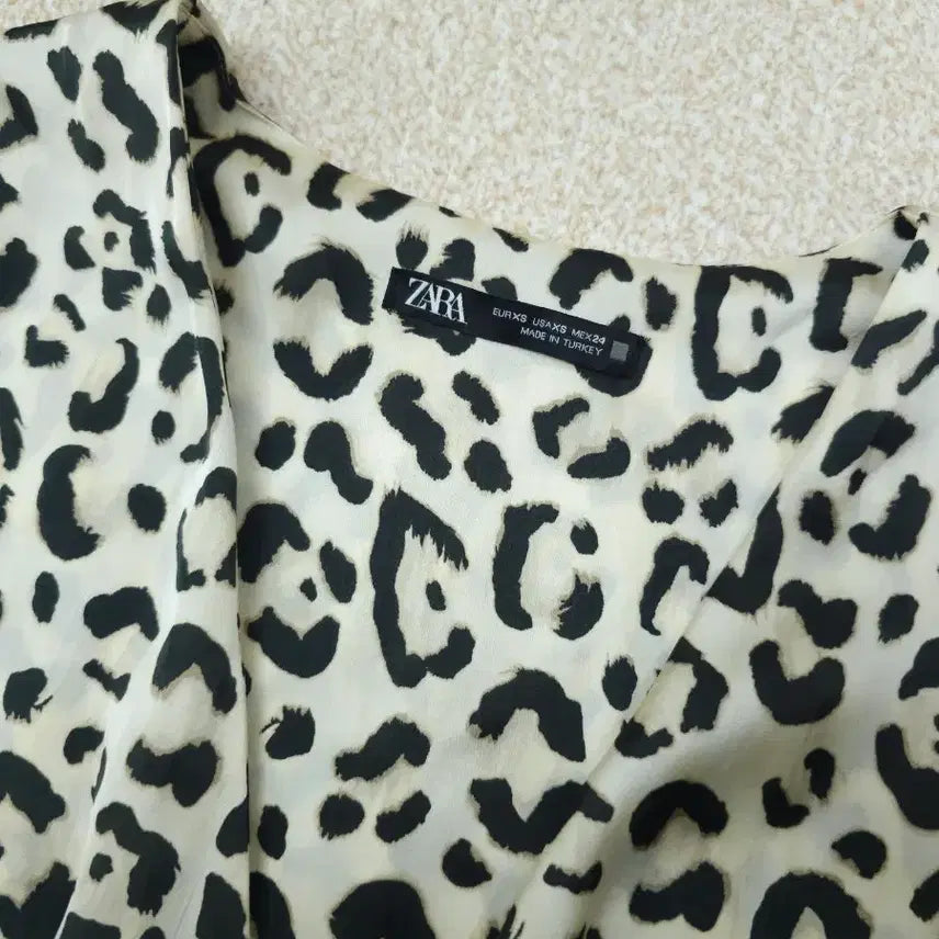 [BUNJANG] ZARA Leopard Print Long Wrap Dress / (XS)자라 여성 레오파드 롱 랩 원피스 긴팔 레이어드 M20W2856