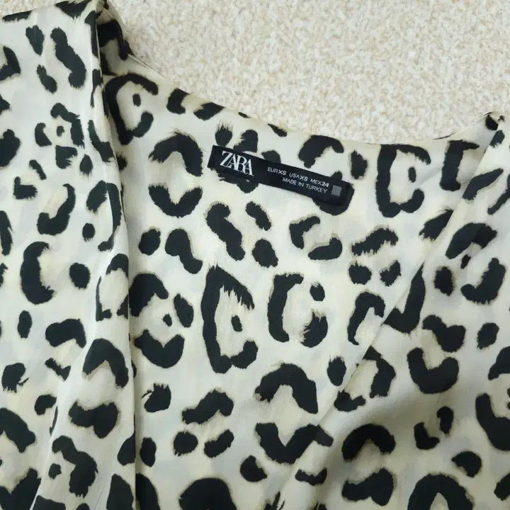 [BUNJANG] ZARA Leopard Print Long Wrap Dress / (XS)자라 여성 레오파드 롱 랩 원피스 긴팔 레이어드 M20W2856