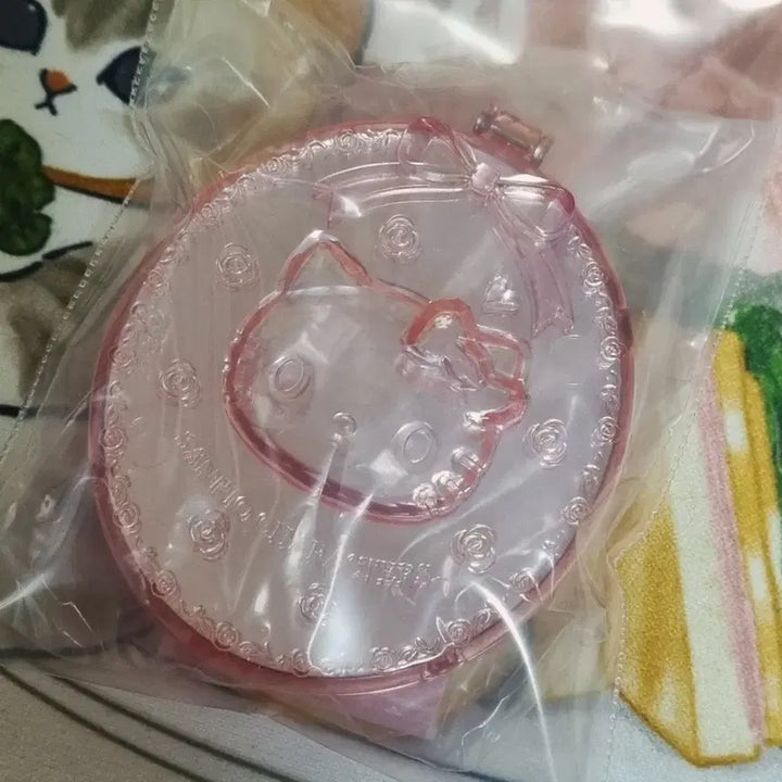 [SOLD OUT] 산리오 키티 거울 키라키라 화장품 코스메틱 가챠 키링 피규어