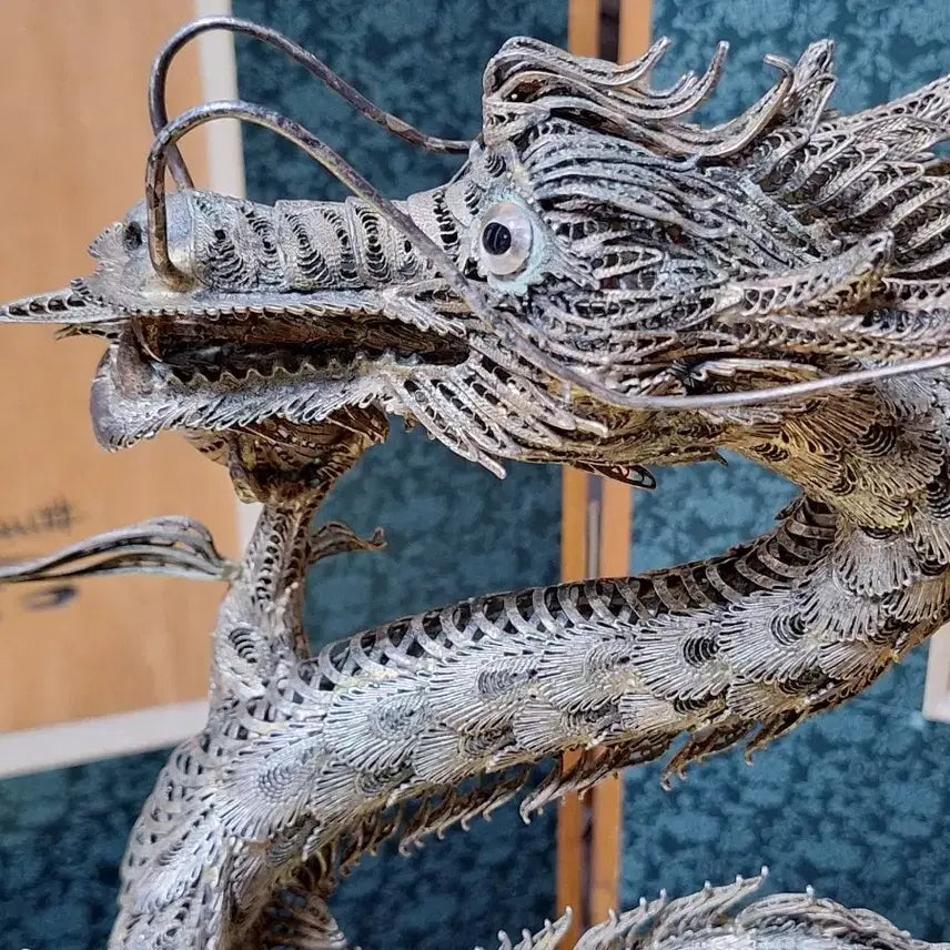 [BUNJANG] Antique Bronze and Silver Gilt Dragon Figurine / 연대깊은 섬세한  동 용 작품