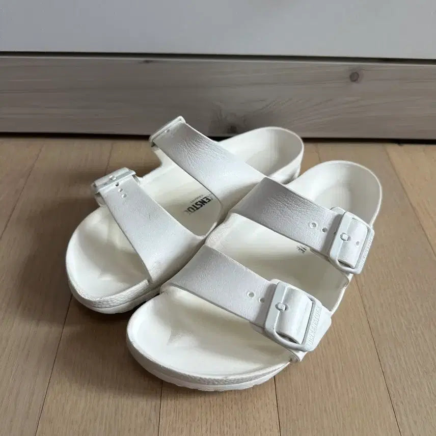 [BUNJANG] Birkenstock Arizona EVA Sandals White (245) / 버켄스탁 아리조나 에바 EVA 245 화이트