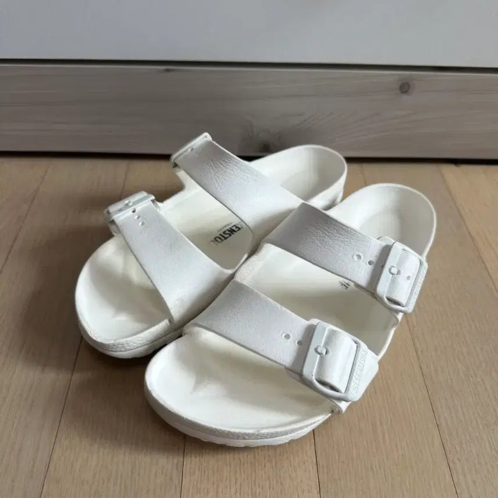 [BUNJANG] Birkenstock Arizona EVA Sandals White (245) / 버켄스탁 아리조나 에바 EVA 245 화이트