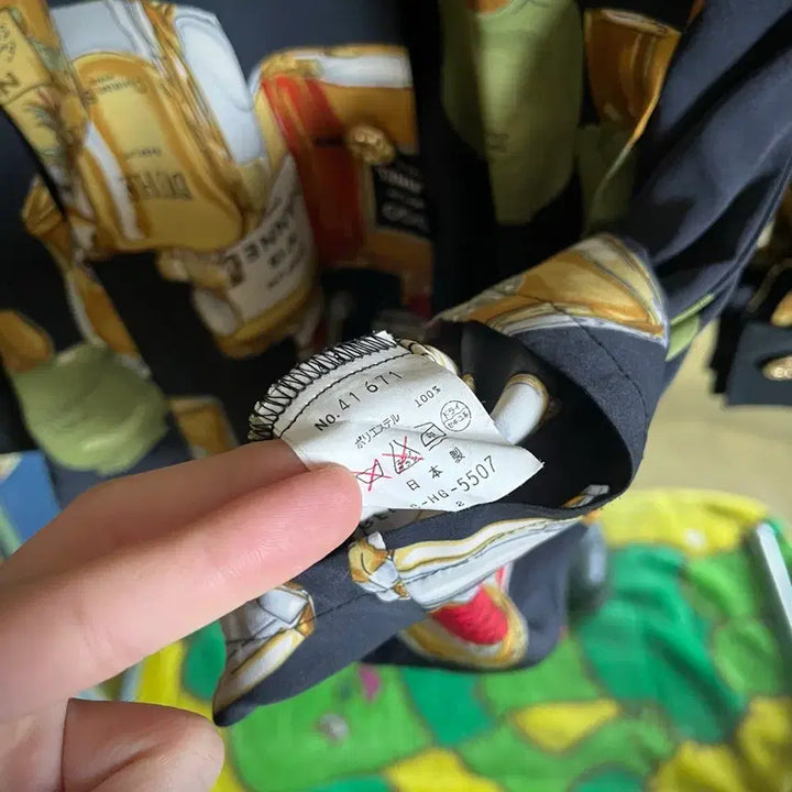 [BUNJANG] Vintage Japanese Perfume Pattern Poly Shirt / 1980s-90s JPN 일본 빈티지 엔틱 퍼퓸 그래픽 패턴 폴리 셔츠