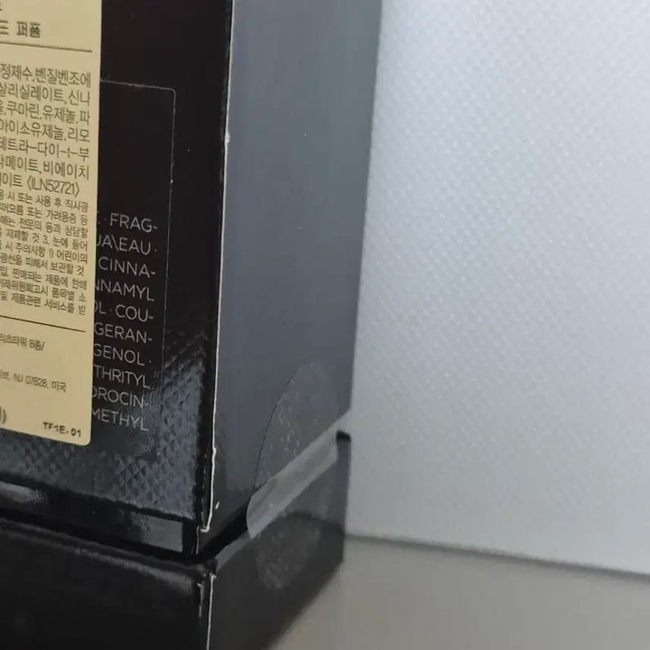 [BUNJANG] 국문택 정품 신상 톰포드 블랙라커 새상품 싸게 판매합니다. / 국문택 정품 신상 톰포드 블랙라커 새상품 싸게 판매합니다.