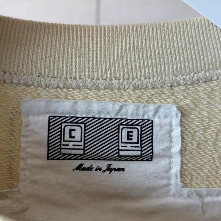 [BUNJANG] Cav Empt EMBROIDERY PICS Crew Neck Sweatshirt / 카브엠트 EMBROIDERY PICS CREW NECK