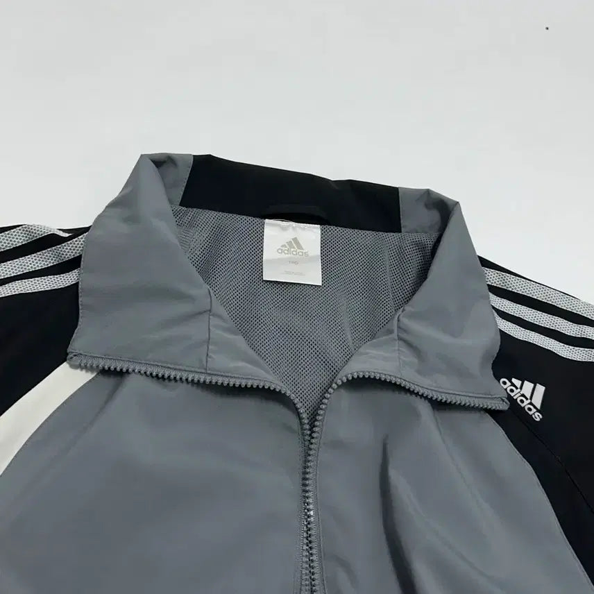 [BUNJANG] Adidas 00s Three Stripe Windbreaker Jacket / 아디다스 00s 삼선 바람막이 블랙 그레이
