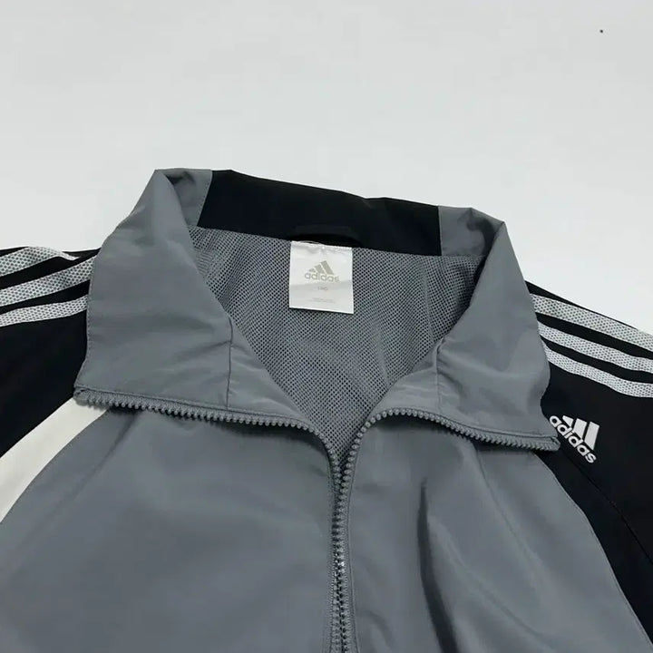 [BUNJANG] Adidas 00s Three Stripe Windbreaker Jacket / 아디다스 00s 삼선 바람막이 블랙 그레이