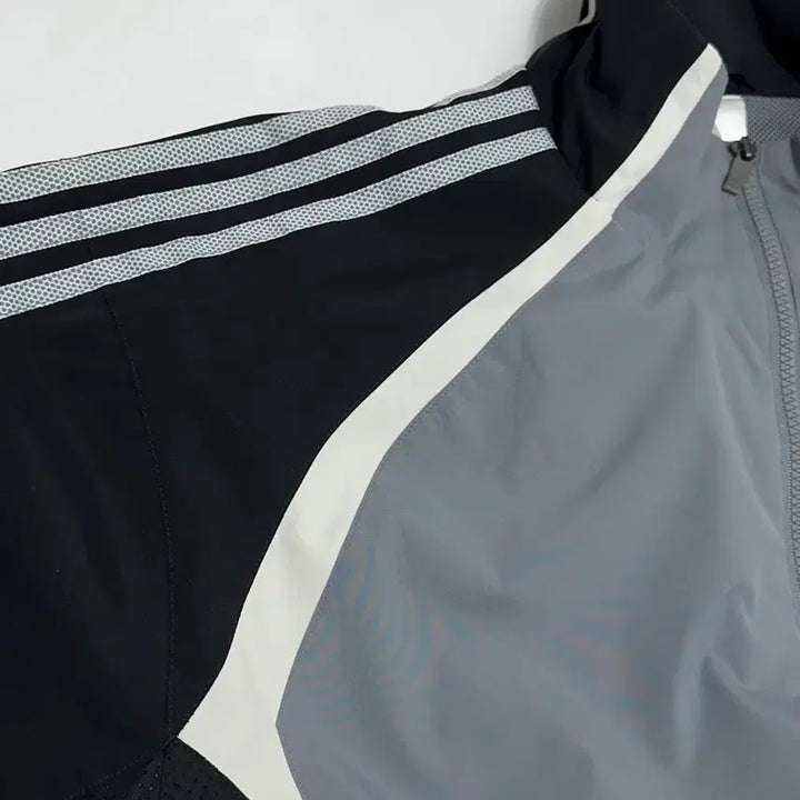 [BUNJANG] Adidas 00s Three Stripe Windbreaker Jacket / 아디다스 00s 삼선 바람막이 블랙 그레이