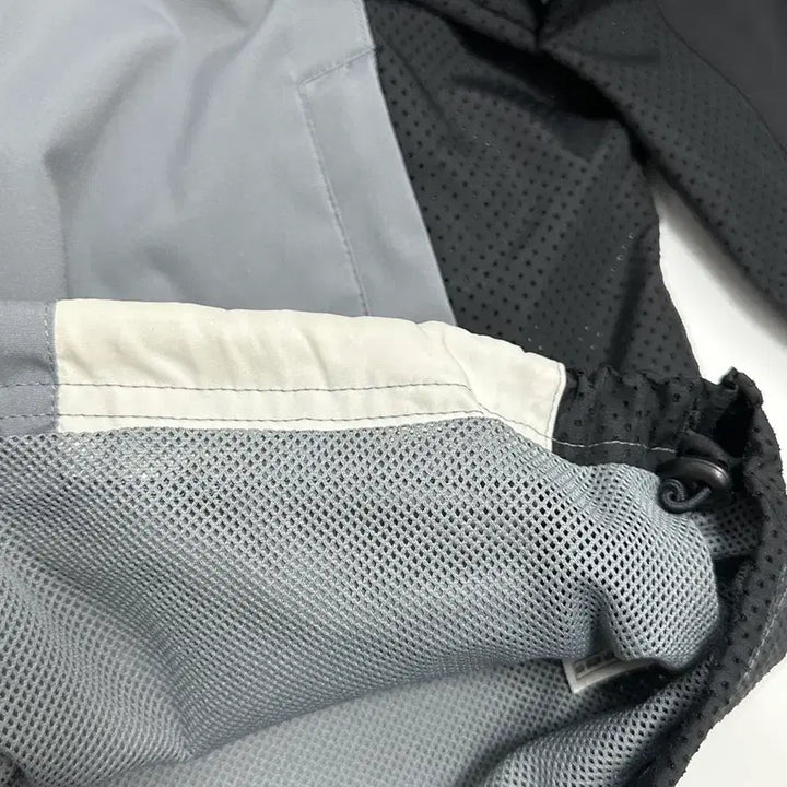 [BUNJANG] Adidas 00s Three Stripe Windbreaker Jacket / 아디다스 00s 삼선 바람막이 블랙 그레이