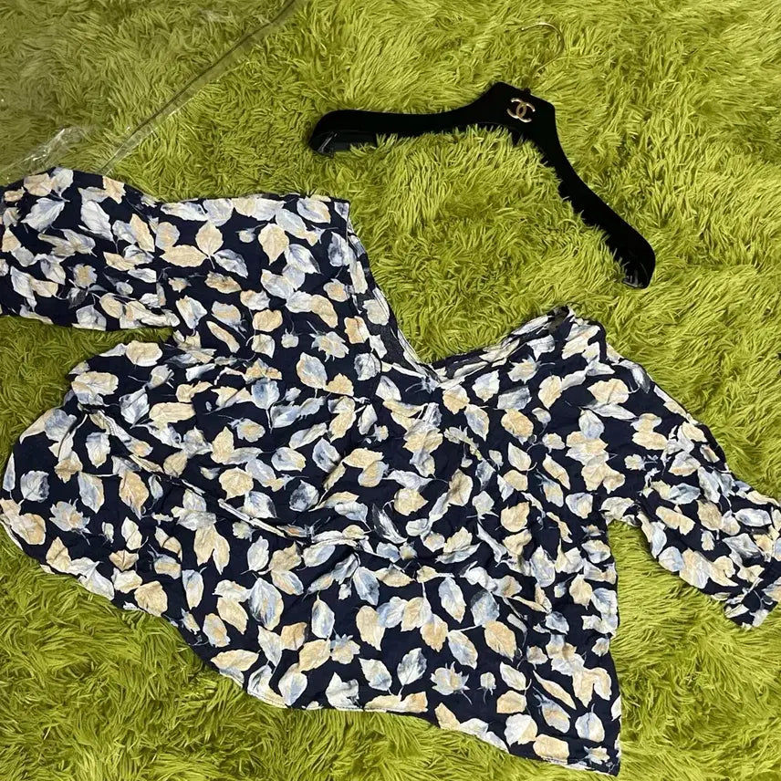[BUNJANG] Cropped Blouse / 크롭블라우스