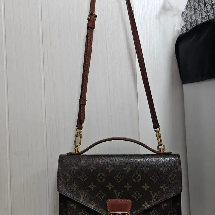 [BUNJANG] Louis Vuitton Monogram Montsouris Top Handle Crossbody Bag / 정품) 루이비통 모노그램 몽소백 탑핸들 크로스백