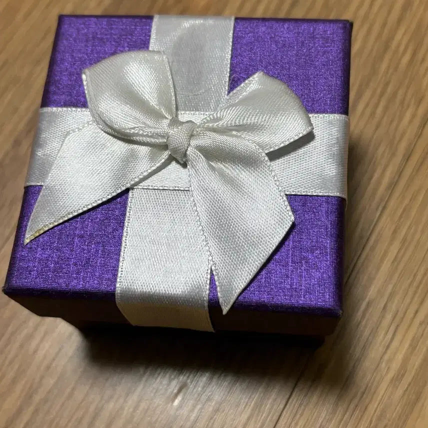 [BUNJANG] IU 10th Anniversary Fanmeeting Soundwave Ring / (희귀매물)아이유 10주년 팬미팅 역조공 음파반지 아이유 커플링 찐파반지
