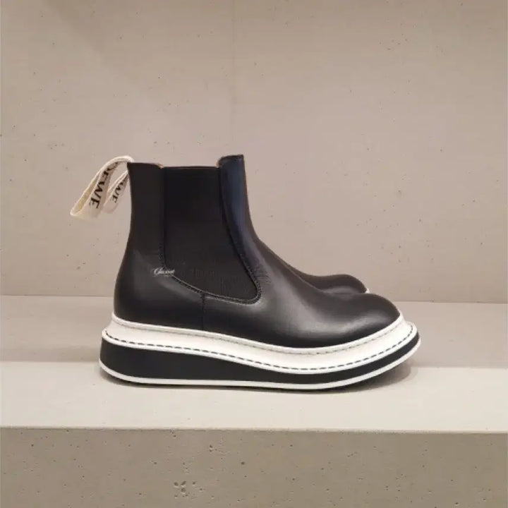 [BUNJANG] Loewe Black Chelsea Boots Size 41 / [41] 로에베 Loewe 첼시 부츠 블랙