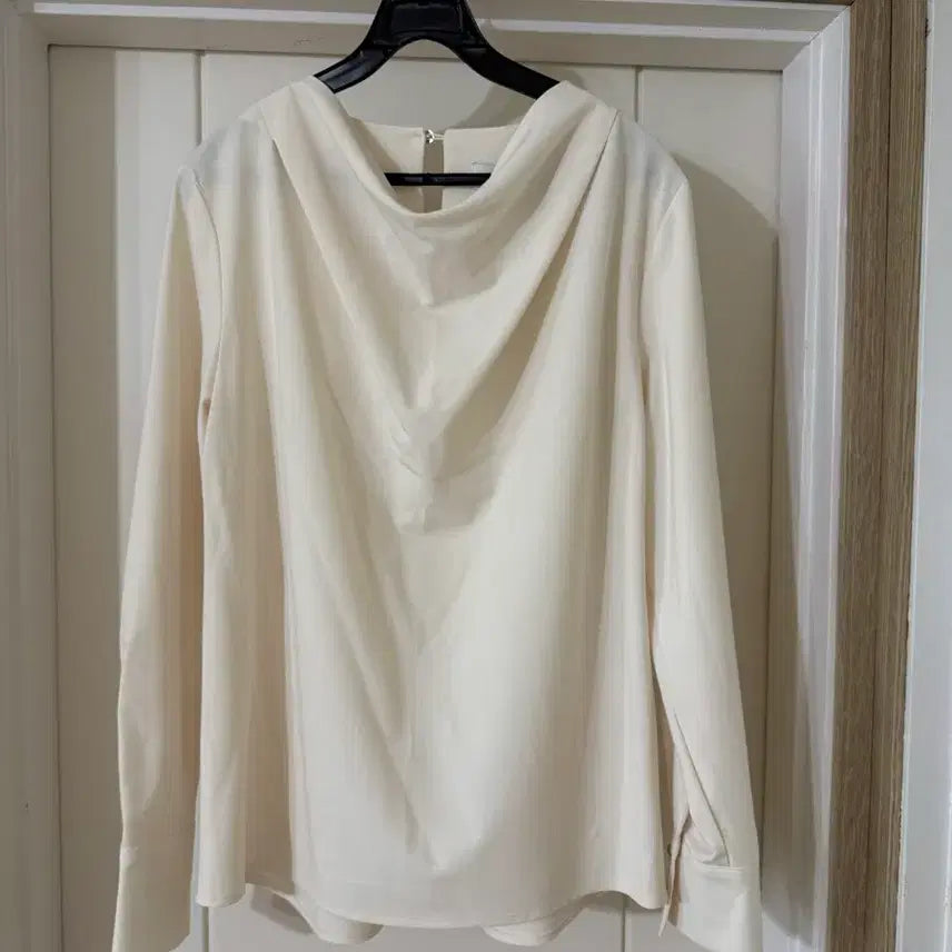 [BUNJANG] Unbranded Ruffle Blouse &amp; Long Slacks Set / 세트/ 셔링 블라우스+롱 슬랙스