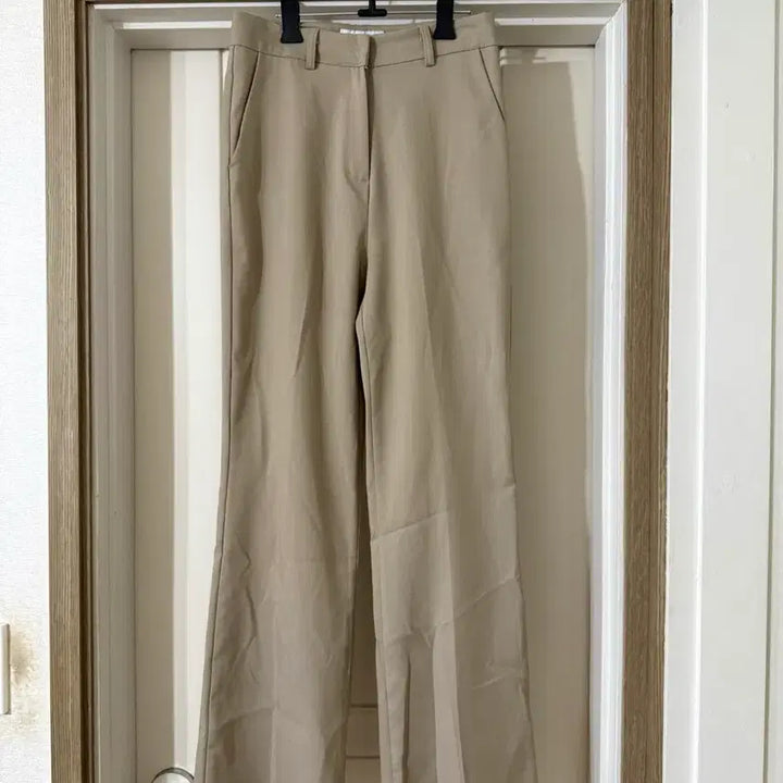 [BUNJANG] Unbranded Ruffle Blouse &amp; Long Slacks Set / 세트/ 셔링 블라우스+롱 슬랙스