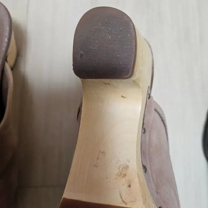 [BUNJANG] UGG Sandals - Size 230 / 어그 샌들