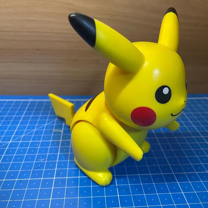 [BUNJANG] Giant Pikachu Action Figure with Wheels / 포켓몬 움직일 수 있는 거대 피카츄 피규어판매합니다