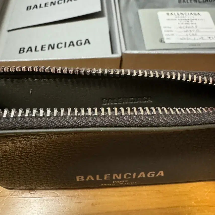 [BUNJANG] Balenciaga Long Coin &amp; Card Holder / 발렌시아가 롱 코인 &amp; 카드 홀더 (지퍼형 카드지갑)