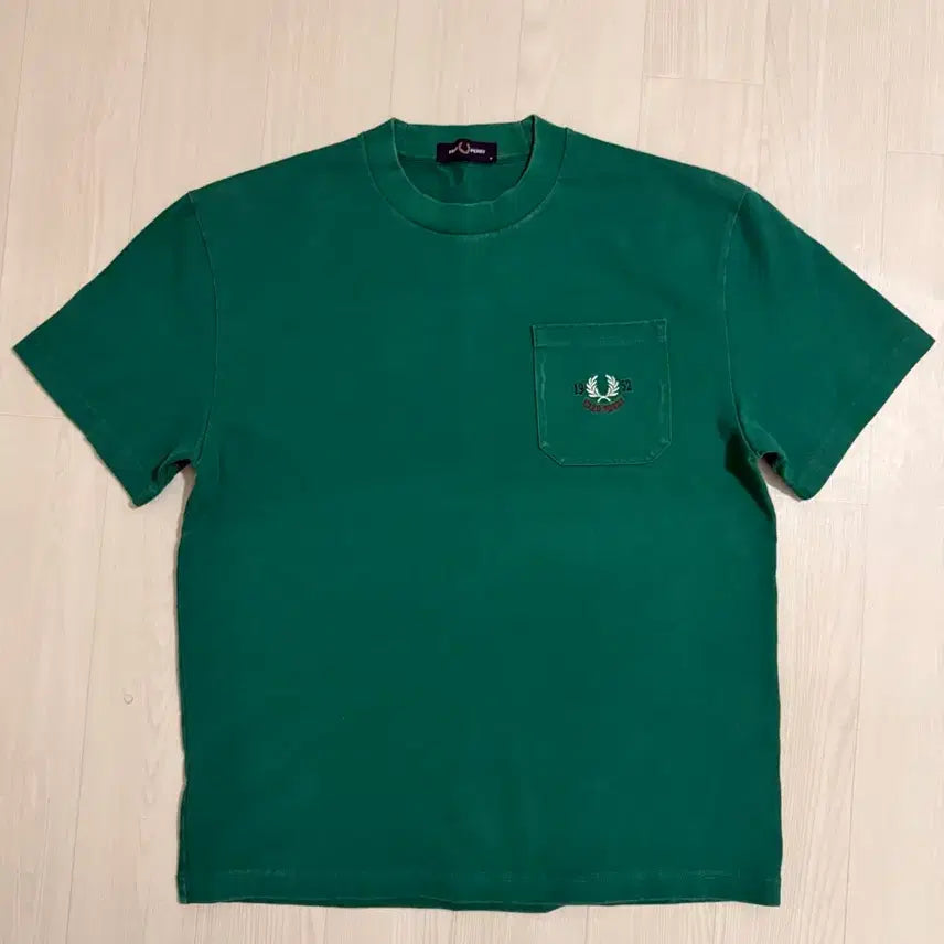 [BUNJANG] Fred Perry Relaxed 1952 T-shirt Green / 프레드페리 릴렉스드1952 티셔츠 라벨 그린 M 사이즈